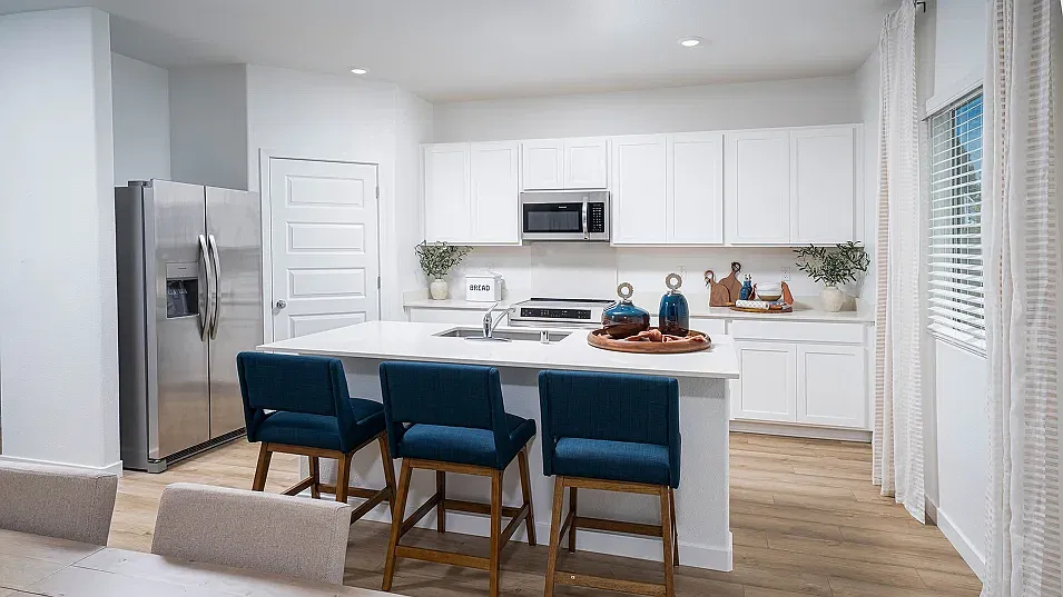 4 bed, 2389 sqft, $3,050 — Photo 3