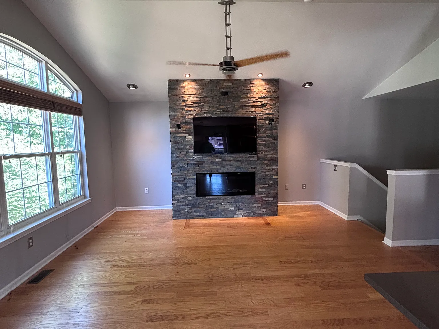 2 bed, 1365 sqft, $2,000 — Photo 4