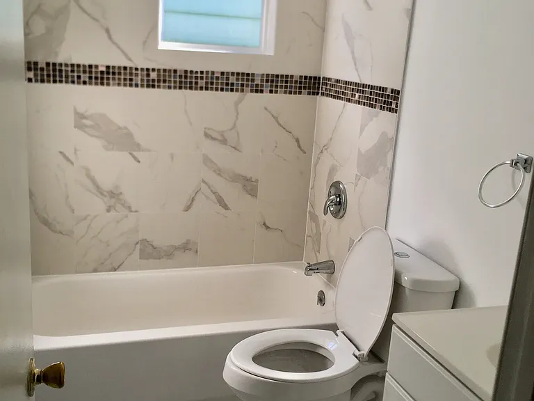 230 Commercial Ave — Photo 9