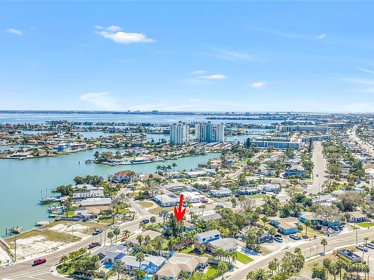 6892 Gulf Winds Dr #2 — Photo 53