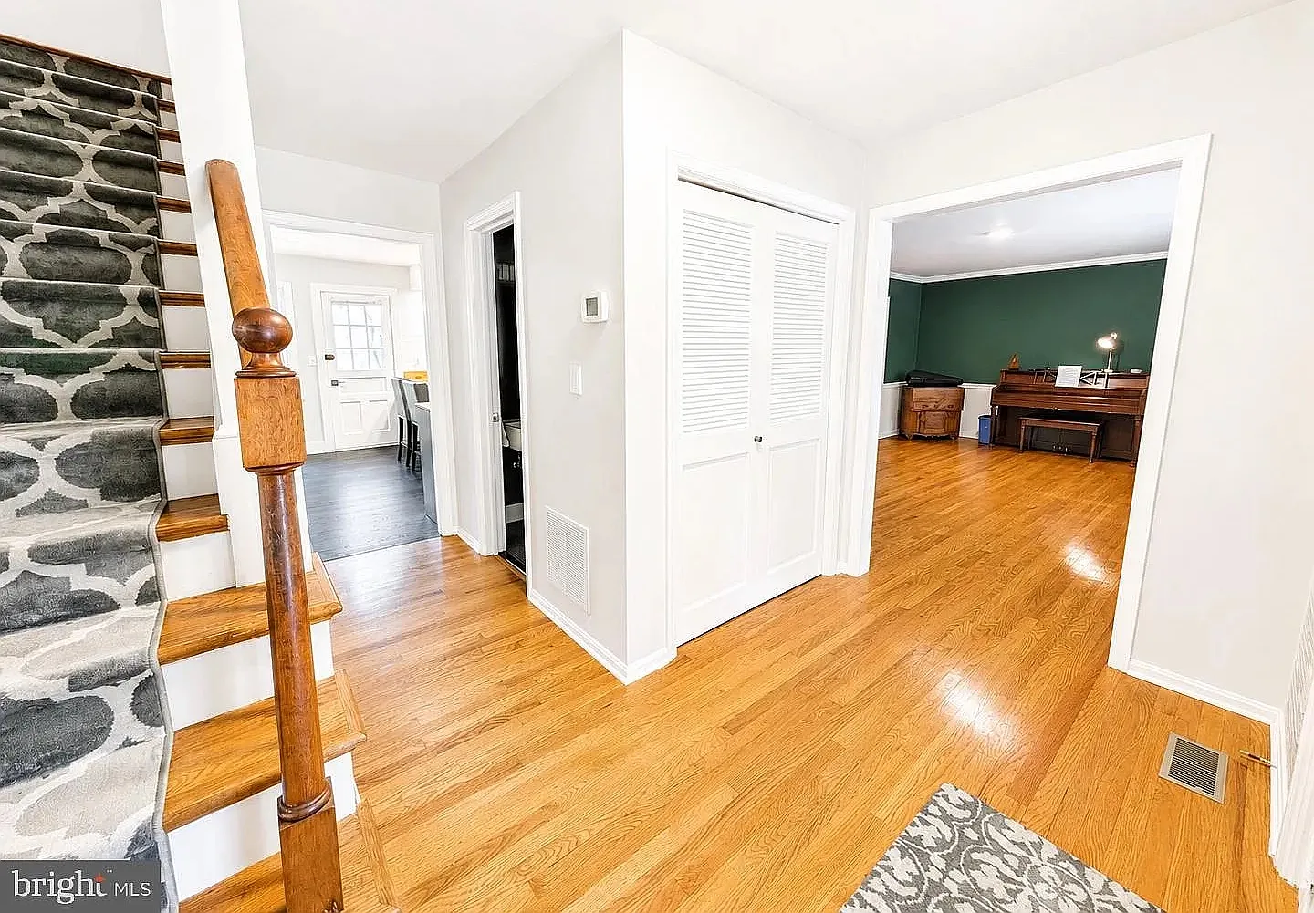 4 bed, 2442 sqft, $2,750 — Photo 2
