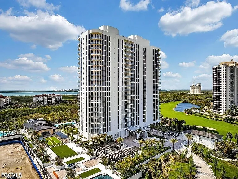 4810 Pelican Colony Blvd #401 — Photo 2