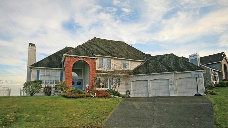 A well maintained first owner home in the desirable area of Beverly Hills Auburn.