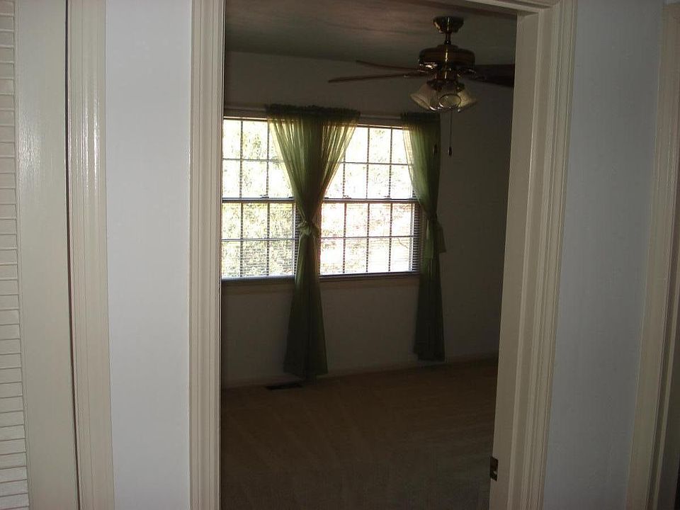 Rear Bedroom