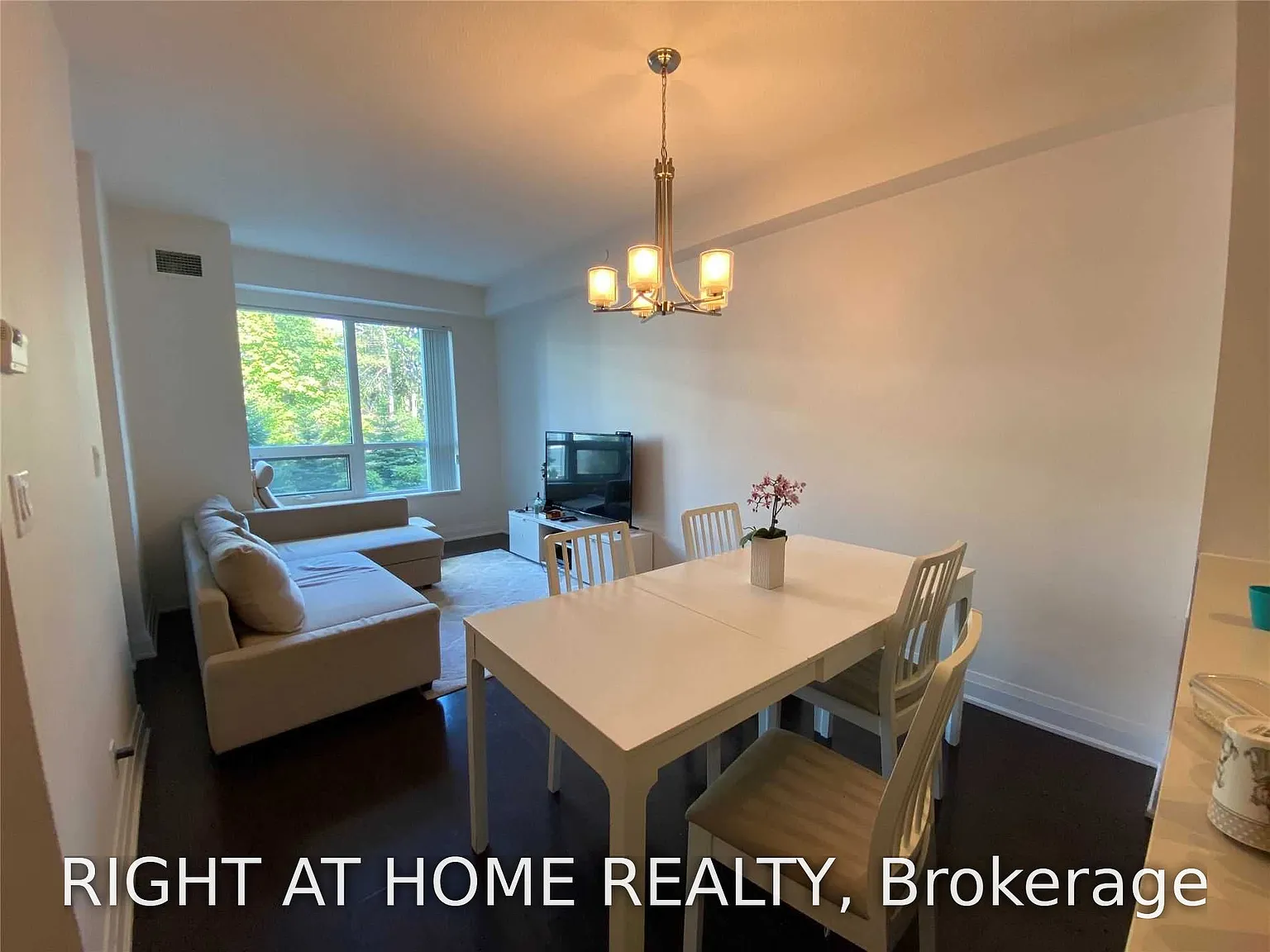 2 bed, $3,200 — Photo 2