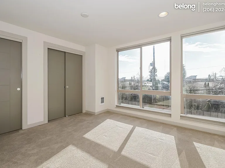 504 N 105th St — Photo 17