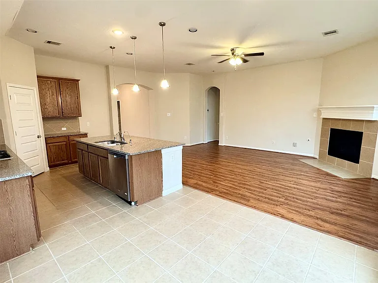26934 Churchill Gate Ln — Photo 17