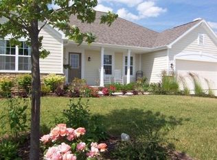 2614 Oak Knoll Dr, Jackson, WI 53037