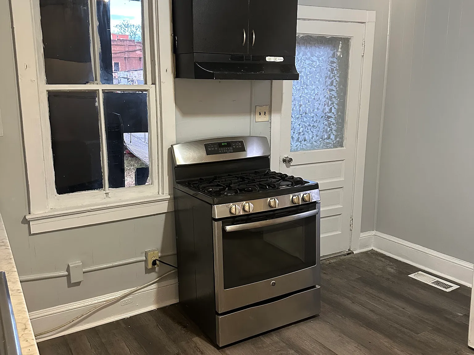 711 Forest Dr — Photo 3
