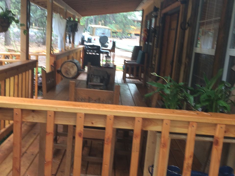 Beautiful 33x8 country porch