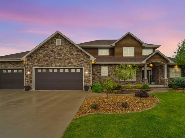 N1461 Heron Ridge Ct, Greenville, WI 54942