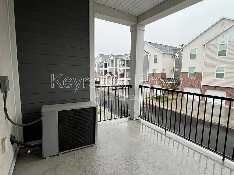 586 N 360 W — Photo 14