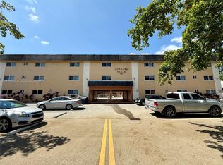 7910 Taft St APT 303, Pembroke Pines, FL 33024