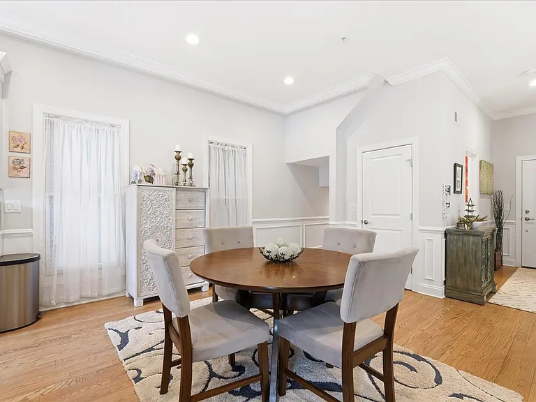 41 Bentley Ave #1 — Photo 10