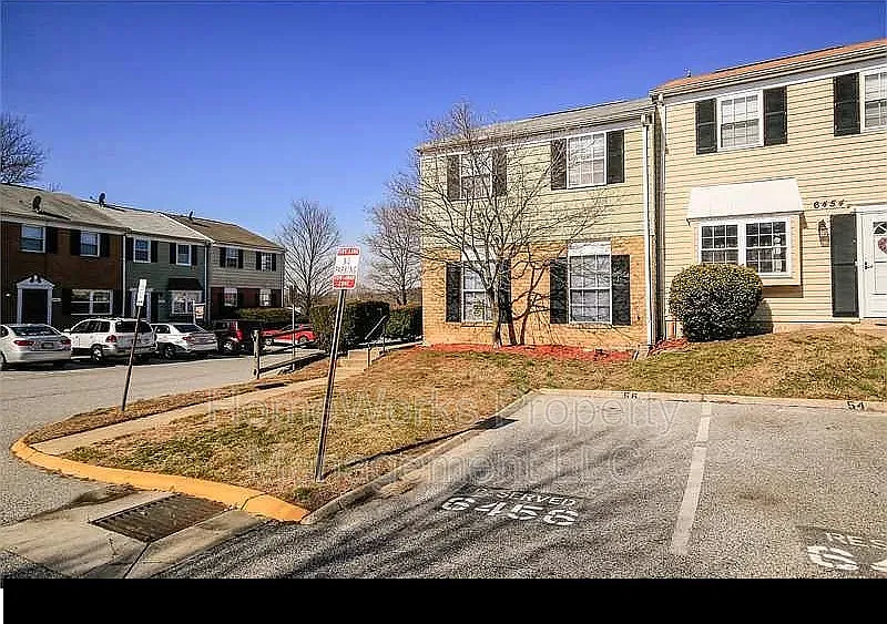 6456 Washington Sq