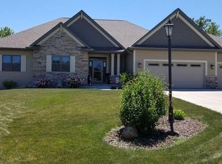 S70W19283 Kenwood Dr, Muskego, WI 53150