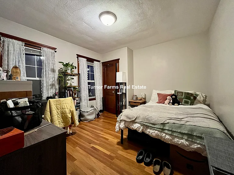 158 W Adams St #2 — Photo 10