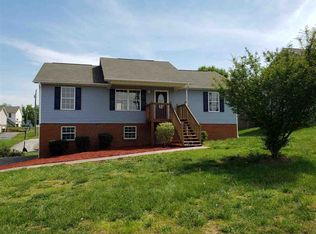 564 Joshua Dr, Dandridge, TN 37725