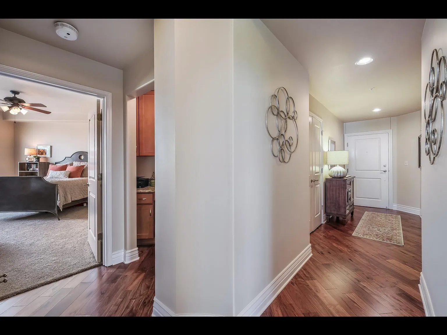 215 N Center St — Photo 3