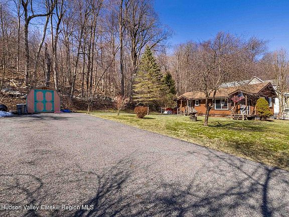 2nd image of 77 Beekman Drive