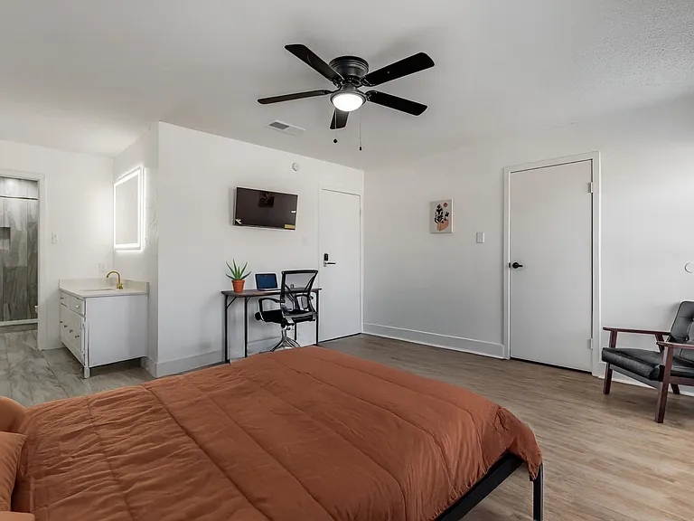 Bayberry Ln — Photo 3