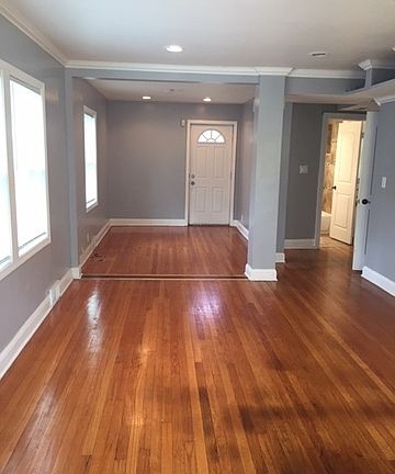 2nd image of 9254 S Vanderpoel Ave