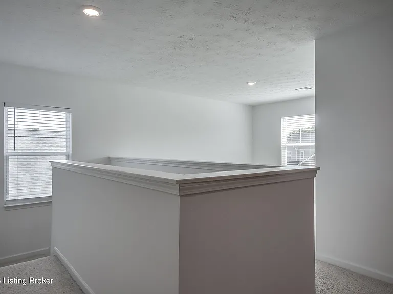 17010 Meander Way — Photo 43
