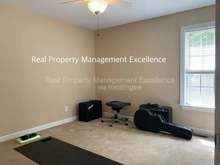 28 Clover Dr — Photo 13