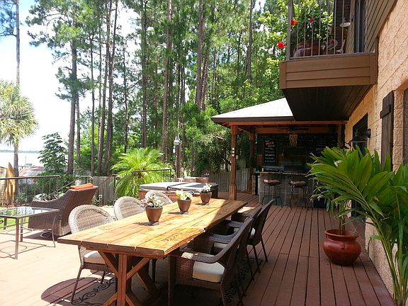 Entertain overlooking lake.