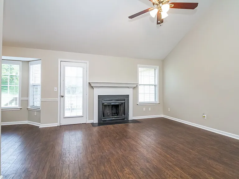 403 Wildlife Ct — Photo 4