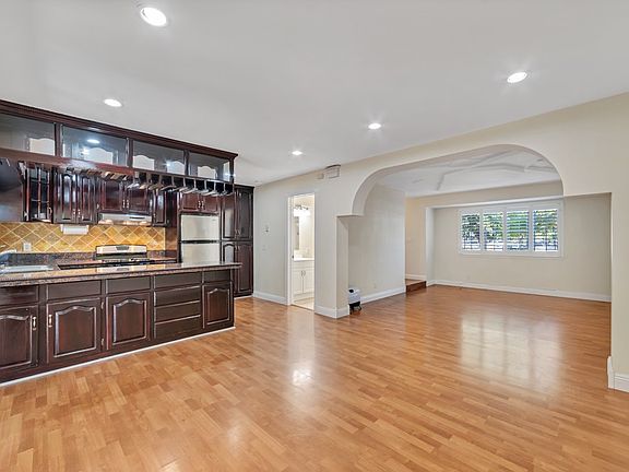 Dining & Kitchen