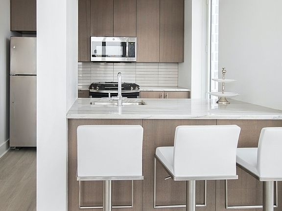 5th image of 86 Fleet Pl APT 20Q