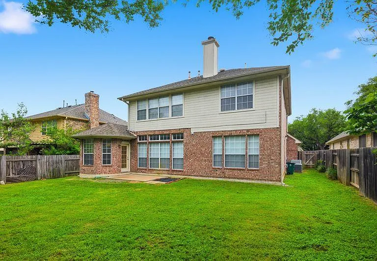 10008 Lachlan Dr — Photo 27