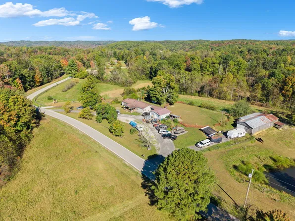 3821 Amos Ridge Rd, Frenchburg, KY 40322