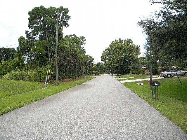 2nd image of 120 Bob Cir