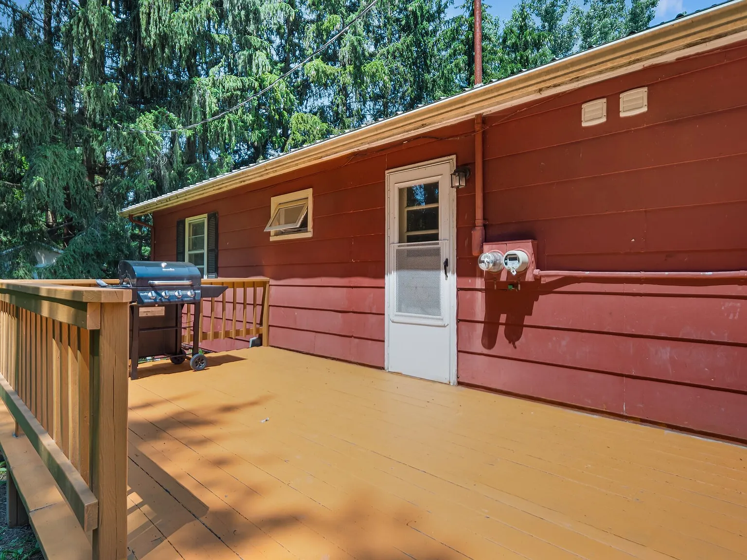 South Hill- Kendall Ave Two-bedroom duplex — Photo 2