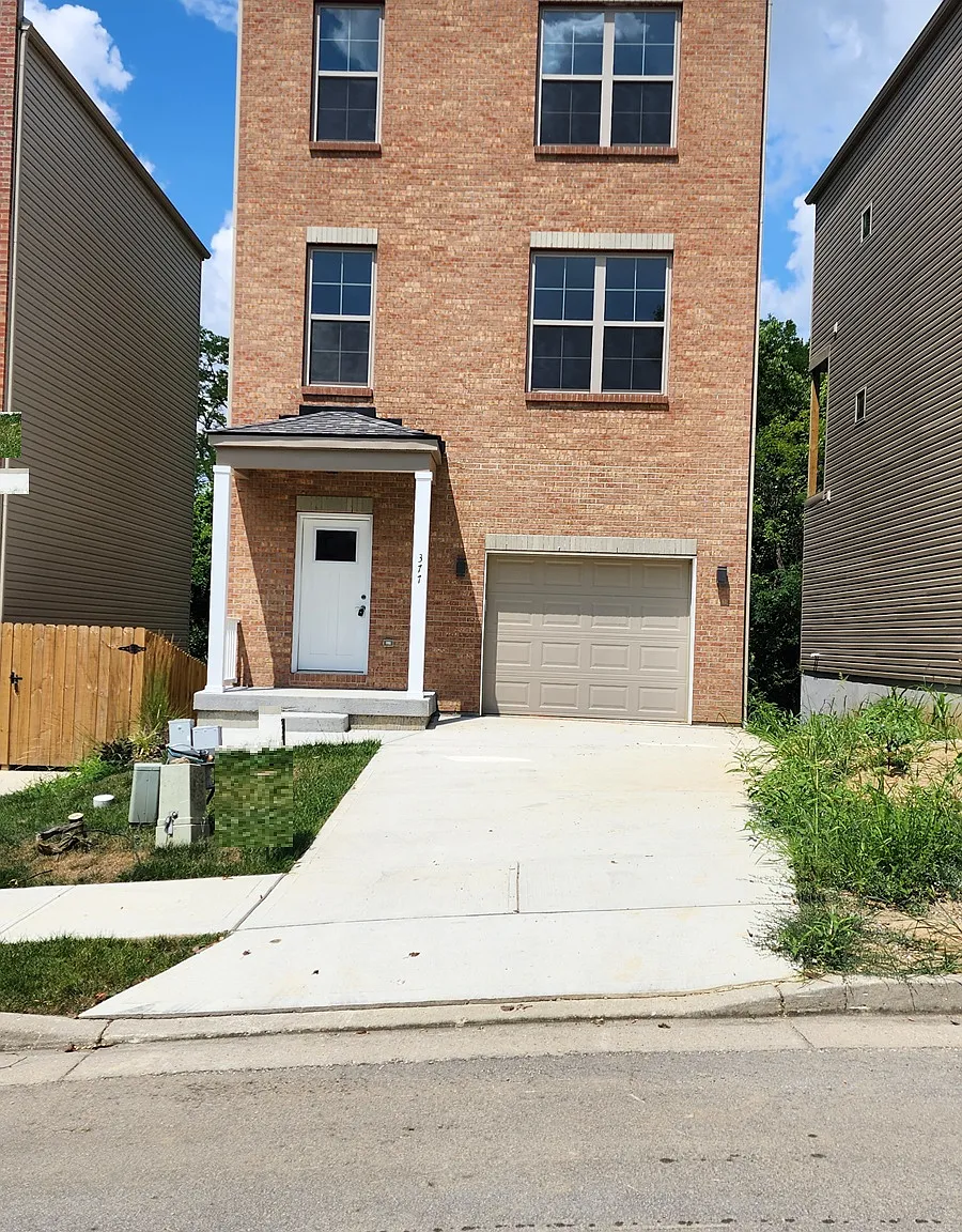 3 bed, 2169 sqft, $3,000 — Photo 1
