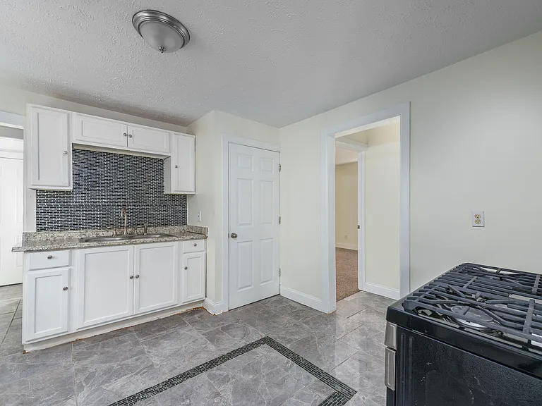 13302 Melzer Ave — Photo 20