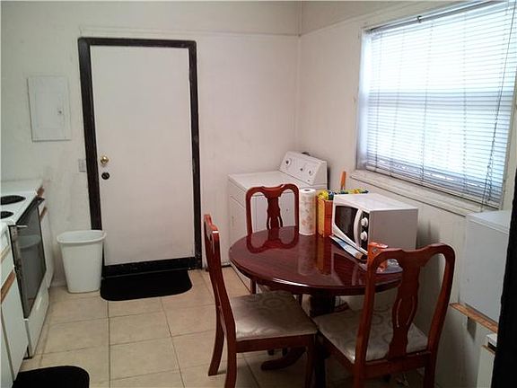 5th image of 1125 Superior St