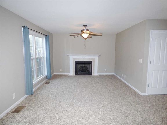 4th image of 3137 Hawthorn Dr