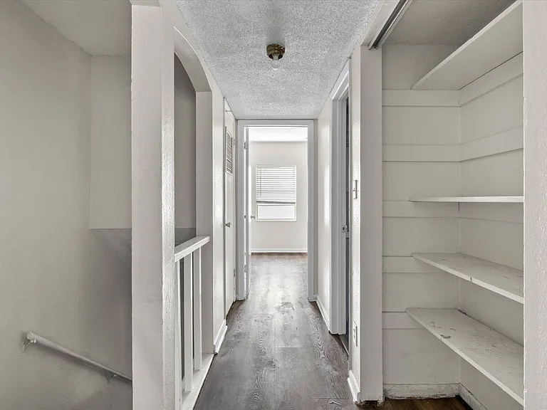 2325 W Pensacola St #121 — Photo 9