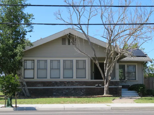 230 W G St, Oakdale, CA 95361