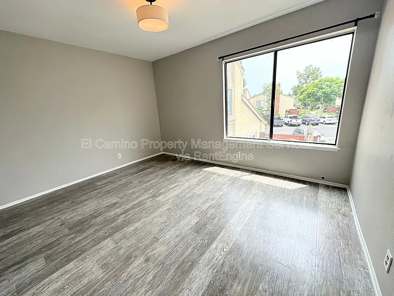 955 W Lamark Ln — Photo 11