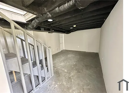 4 bed, $1,275 — Photo 4