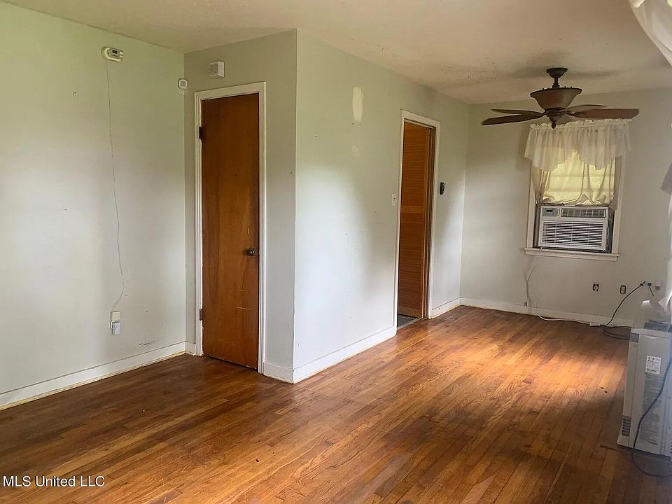 1535 Gilmore St, Jackson, MS 39203 | Zillow