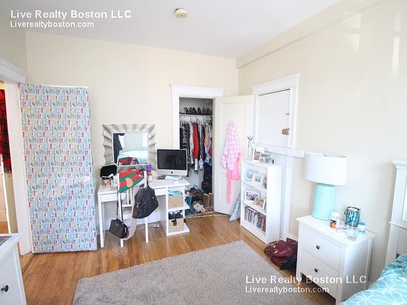2nd image of 1168 Commonwealth Ave