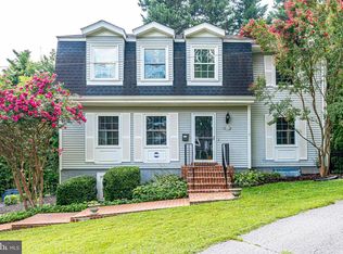 4020 Roberts Rd, Fairfax, VA 22032