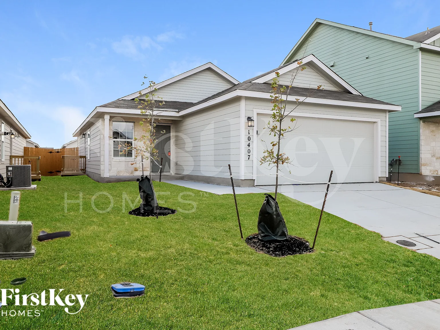 3 bed, 2.0 bath, 1266 sqft, $1,405 — Photo 2
