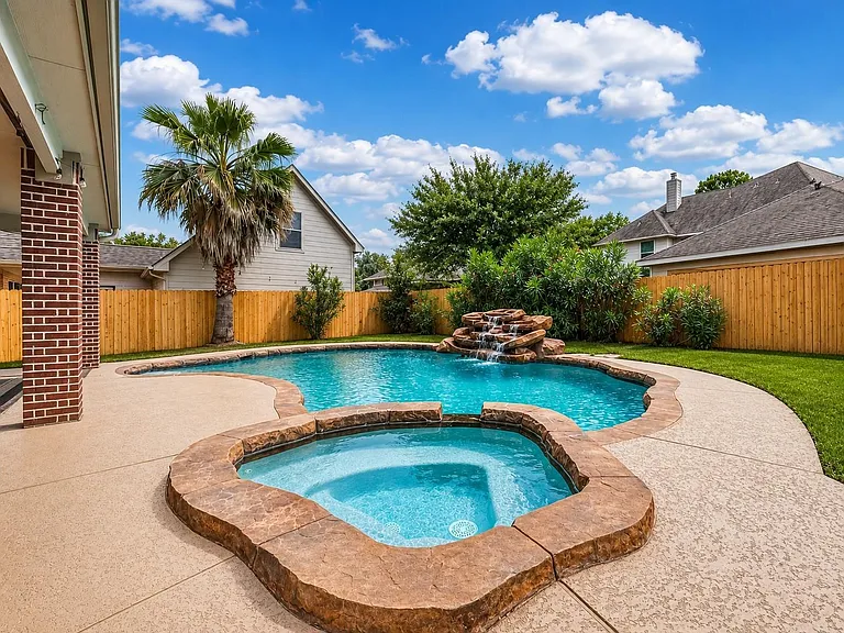 2602 Falcon Knoll Ln — Photo 3