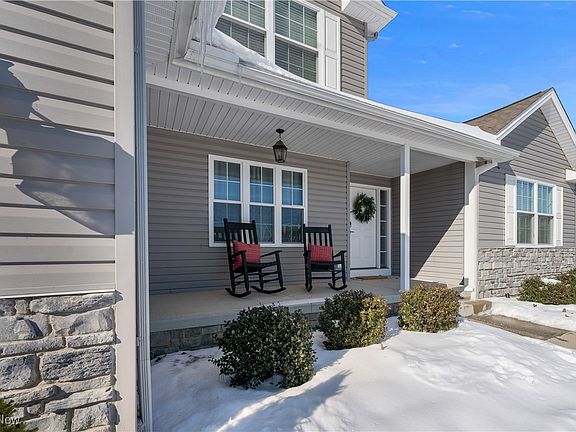 3rd image of 10380 Carrousel Woods Dr